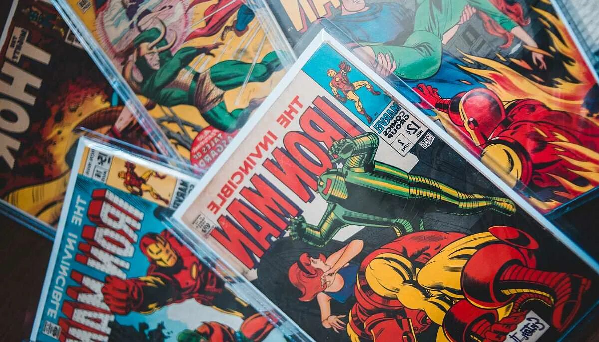 Комиксы выпуски. Первые выпуски комиксов Марвел. Комиксы про Россию. Marvel Comics 1950 обложки. Супергерои Марвел Россия.