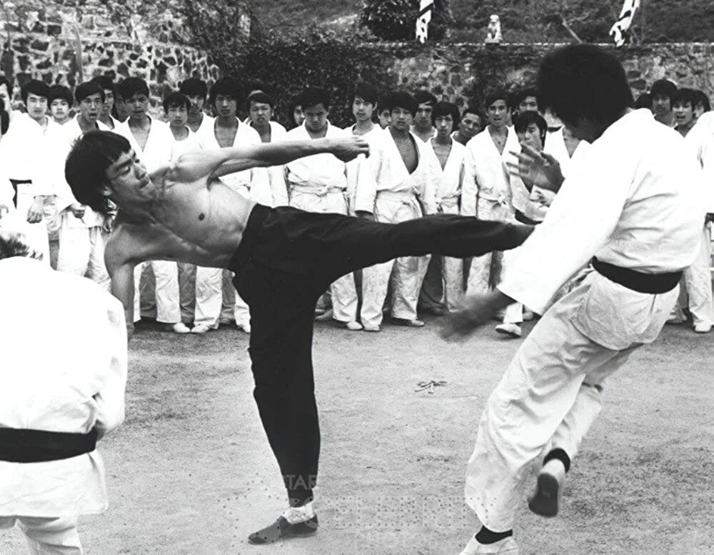 Выход дракона 3. Bruce lee 1973. брюс ли выход дракона. джеки чан выход дракона фото.