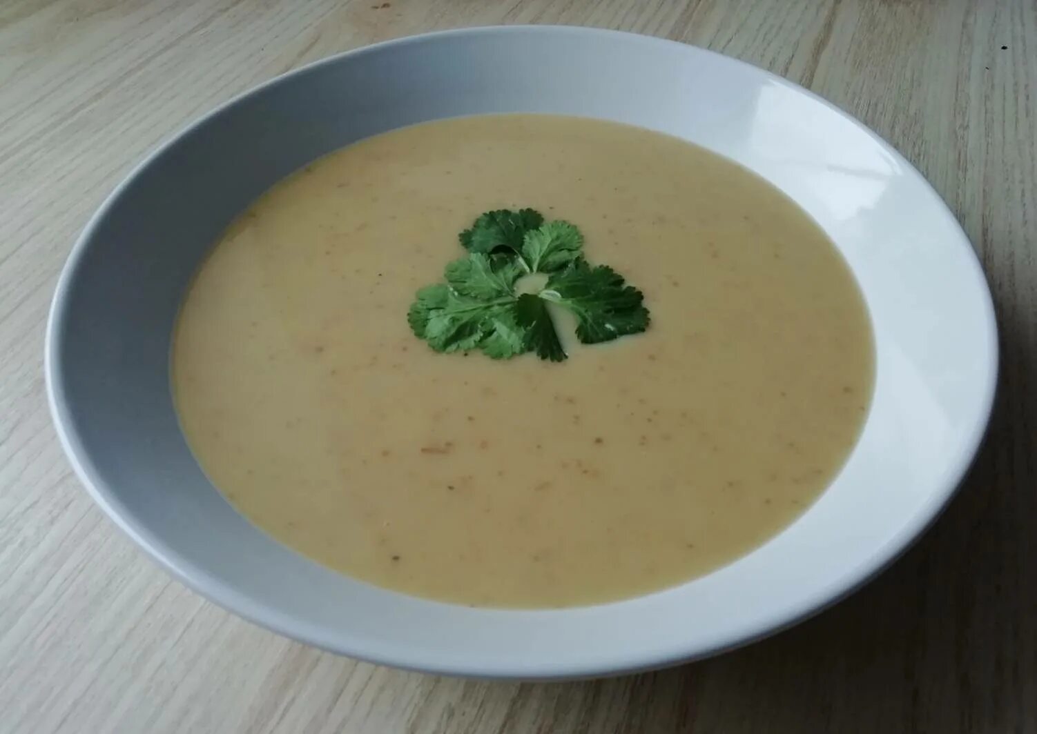 Суп пюре из картошки и курицы. Картофельный суп пюре. суп картофельный протертый. суп-пюре картофельный с курицей. суп пюре из пюре картофельного.