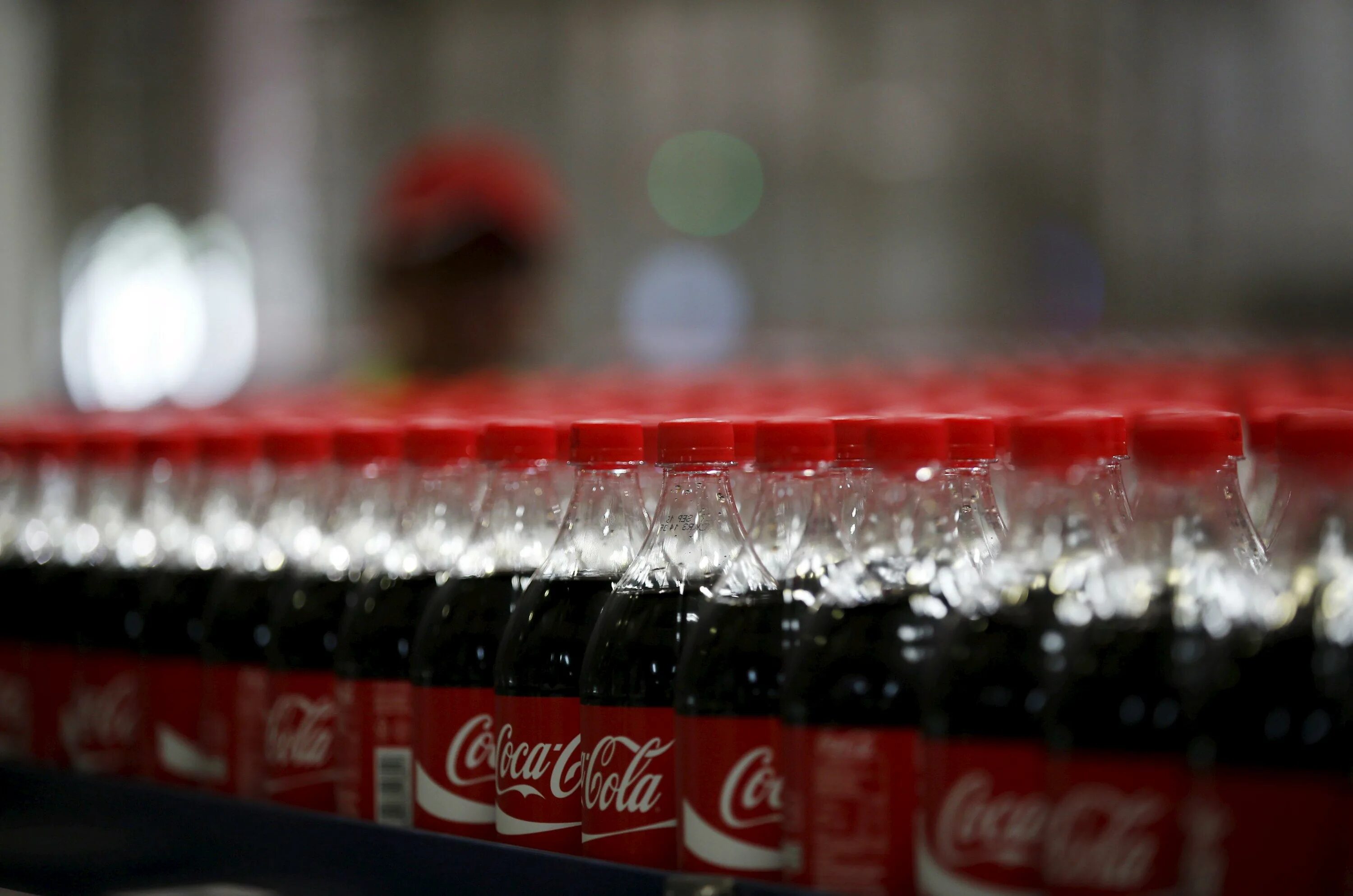 Транснациональные корпорации Coca Cola. Coca Cola завод в США. Кока кола фото. Польская Кока кола.