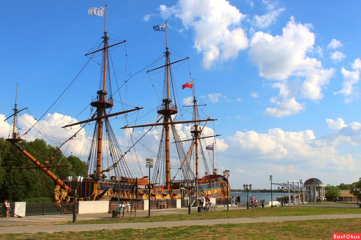 корабль гото предестинация воронеж. музей корабль в воронеже на набережной. адмиралтейская площадь воронеж ночью. адмиралтейская площадь гото предестинация. корабль-музей гото предестинация в воронеже.