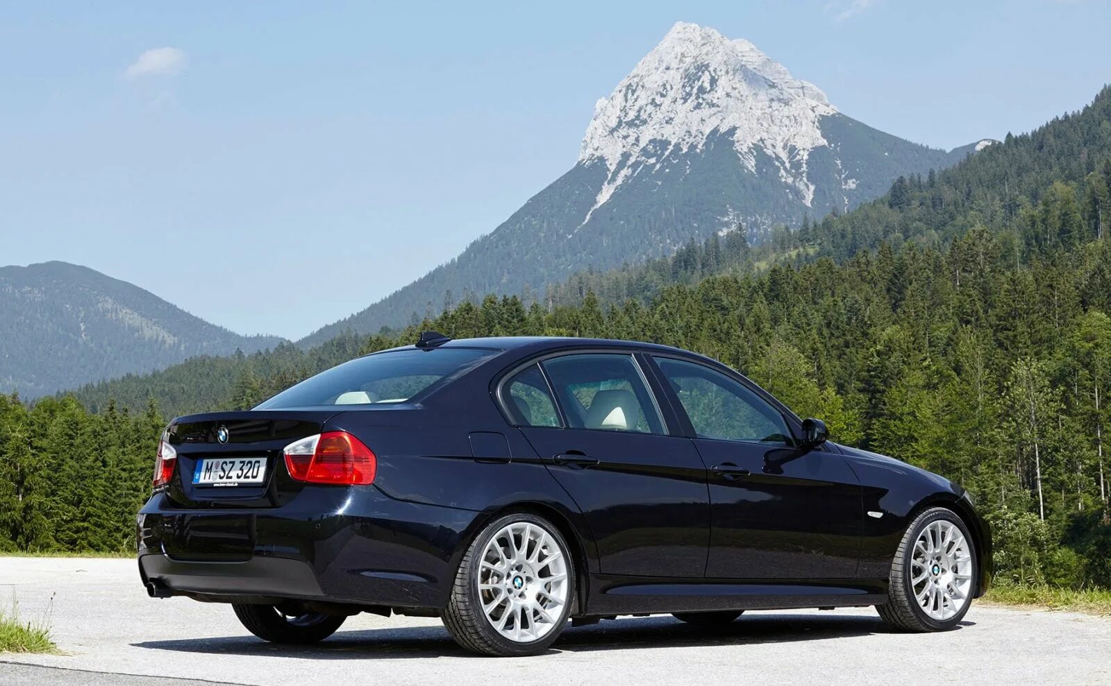 Е90 2006. Bmw e90 2006. bmw 3 series e90. бмв 3 e90 2006. bmw e90 седан.