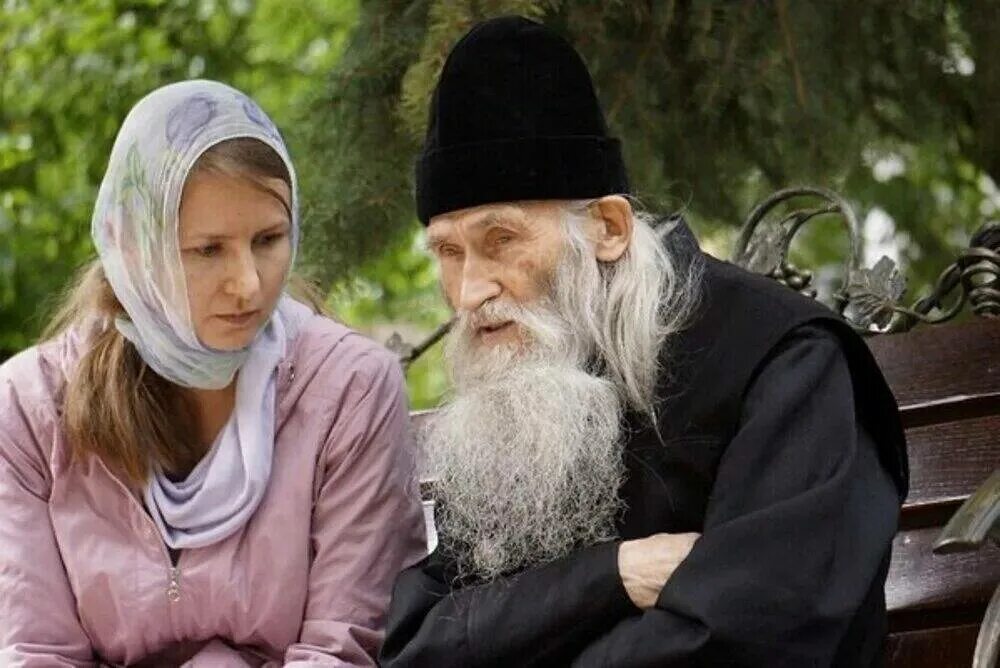 Духовный простой. Старец. Старец и женщина. Православные старцы. Беседа со священником.