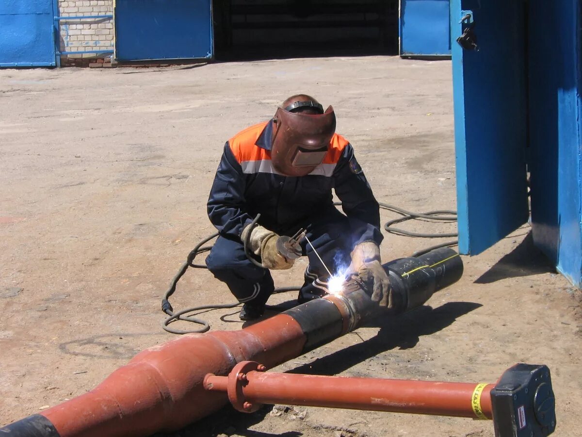 Сборка и сварка трубопроводов. Сварка газовых труб. Сварщик трубопроводов. Сварка газопроводов из стальных труб. Сварка магистральных трубопроводов.