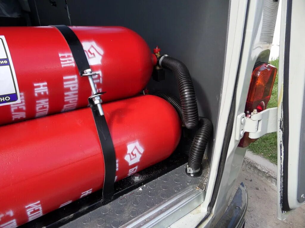 Гбо метан баллоны. Газ баллон метан 4 поколения. Метан на ваз 2107 инжектор. Баллоны пропан метан. Установить пропан.