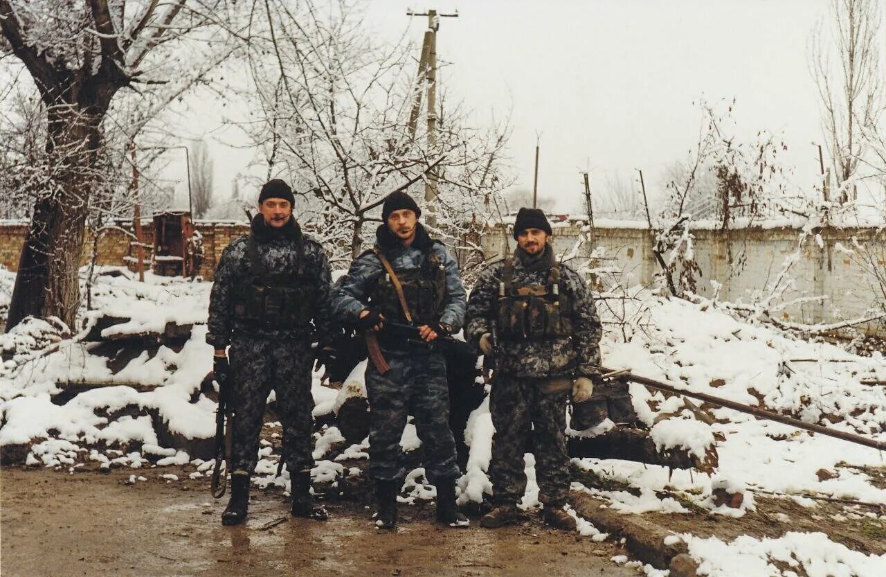 На каком говорят в чечне. Омон в чечне 2000. омон в чечне 1995.