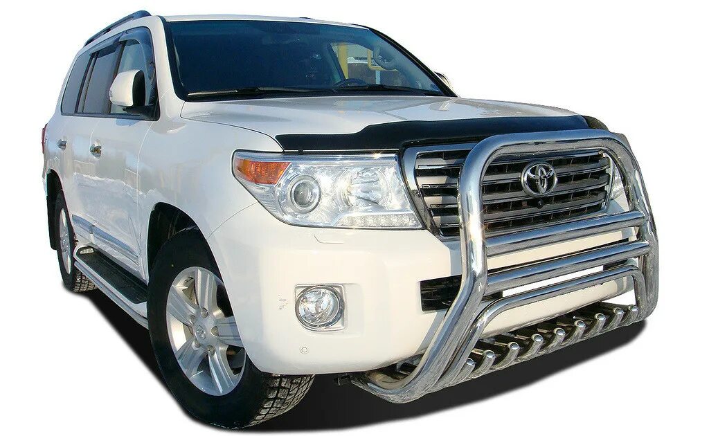 Toyota land cruiser 200 с кенгурятником. Кенгурятник на ленд крузер 200. Кенгурятник хромированный ленд крузер 200. Кенгурятник на toyota land cruiser 200. Кенгурятник тойота ленд крузер 200.
