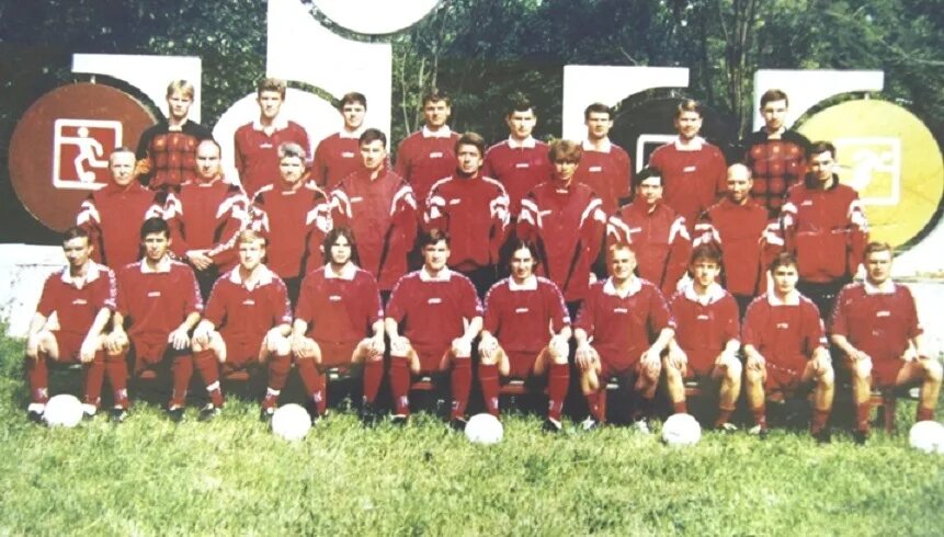 Ростов на дону 1997 год. Ростов на дону 1997 год. Футбольные фанаты в 90-е годы. Ростова-на-дону 1997. Ростов на дону 1997 год.