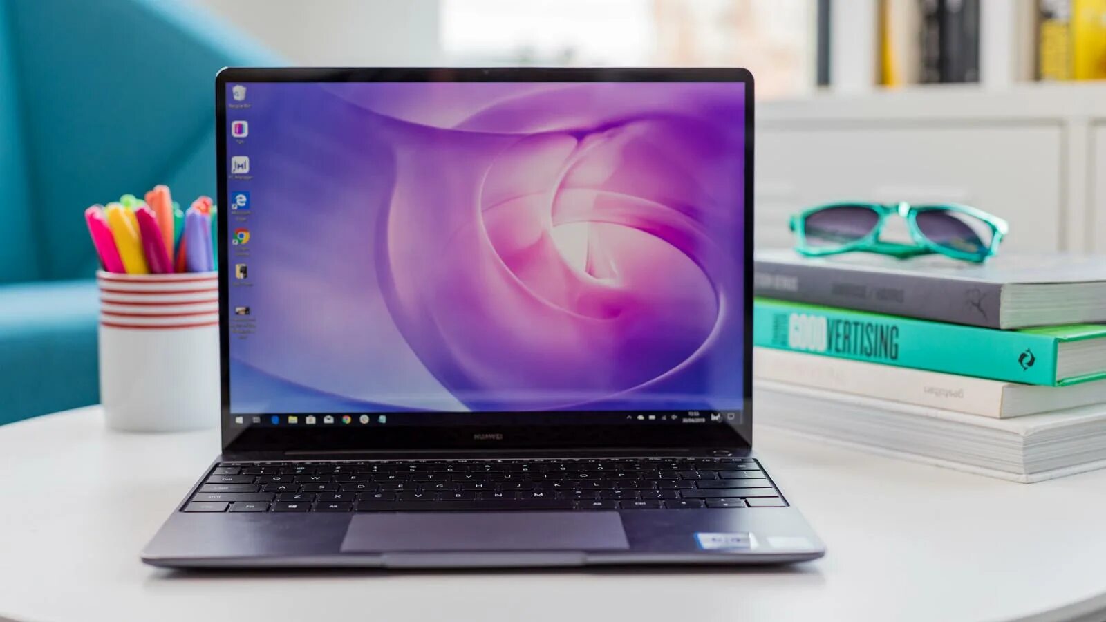 Huawei Laptop 13. Huawei MATEBOOK 13 2018. Ноут Huawei MATEBOOK безрамочный. Ноутбук Huawei MATEBOOK X Pro обои. Huawei matebook 3