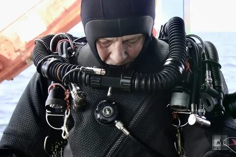 Водолаз на зоне