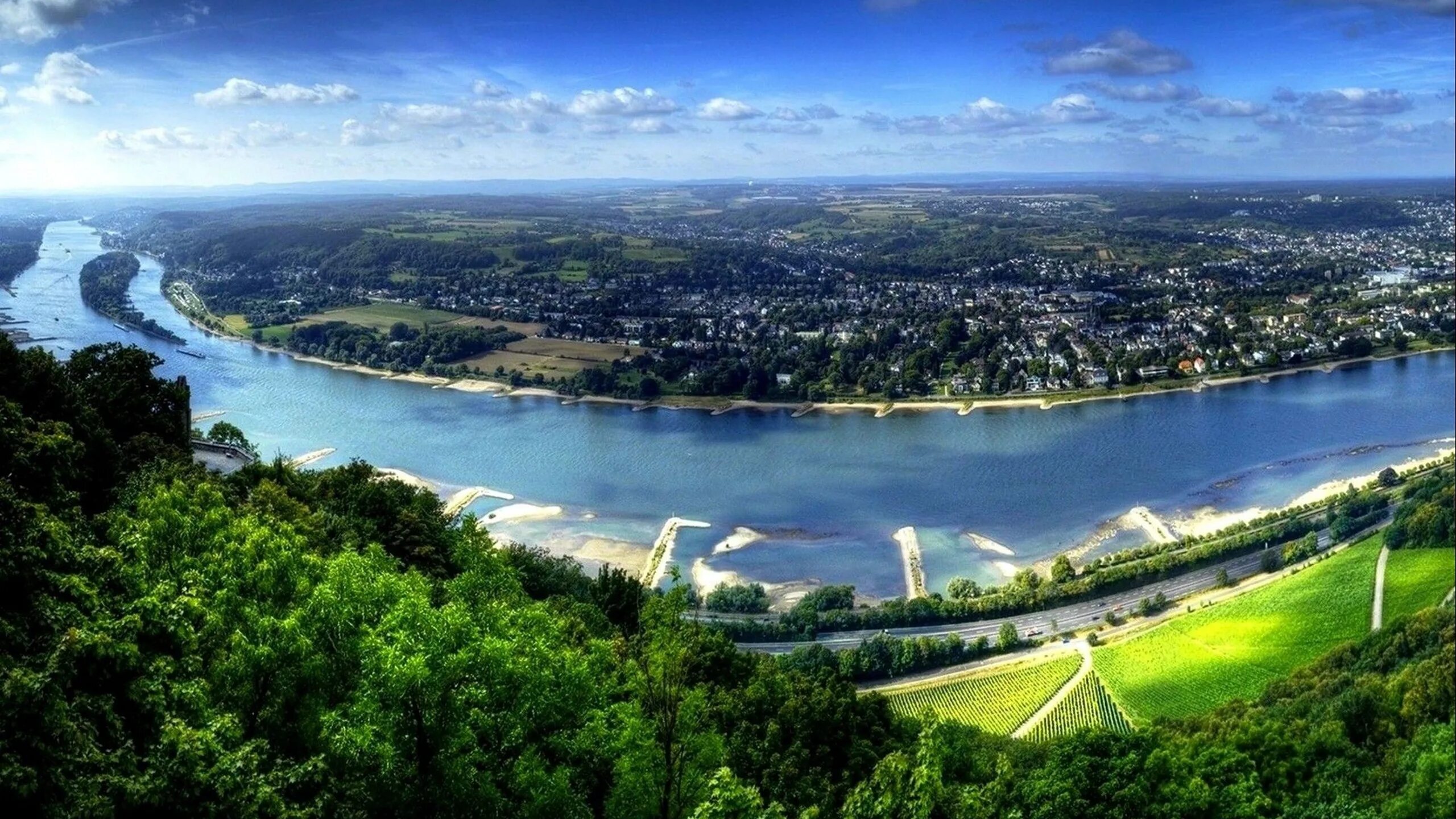 Волга река. Река панорама. Вид на реку. Красивый вид на реку. Volga is longest river