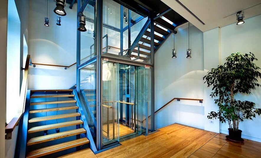 Коттеджный лифт экомакс. Подъемный лифт. Подъемник лифт на 2 этаж. Подъемник этаж. Грузовой подъемник мв1500.