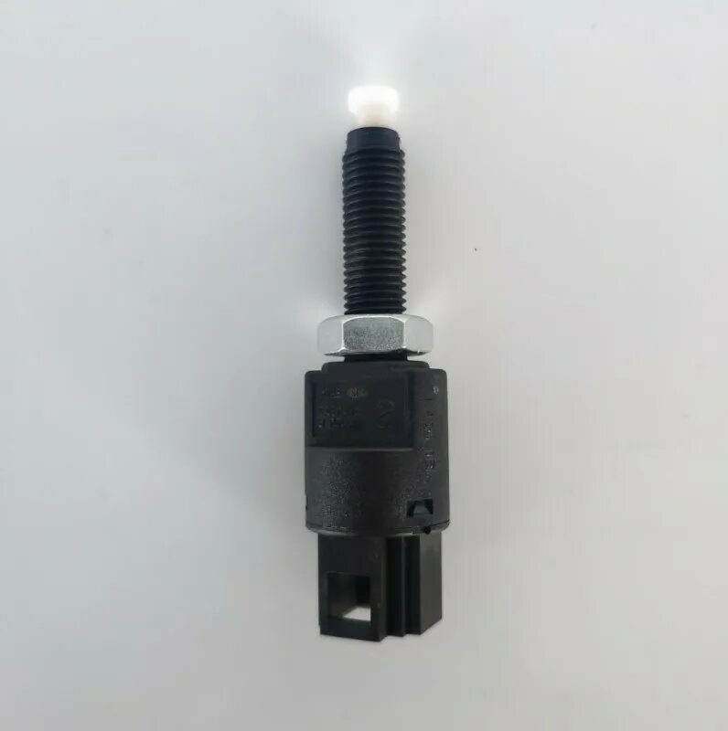 Выключатель педали сцепления. 3720010. Выключатель педали сцепления. Выключатель сигнала торможения ваз 2123 авар 21. Концевик педали сцепления газель 405 евро 3.