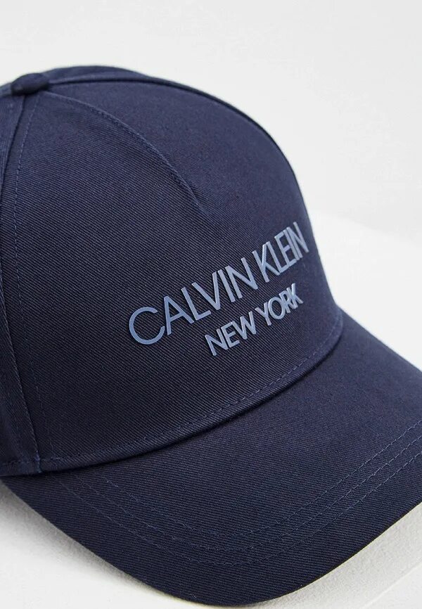 Кепка calvin klein. Бейсболка calvin klein. кепка кельвин кляйн. кепка кельвин кляйн синяя. кепка кельвин кляйн синяя мужская.