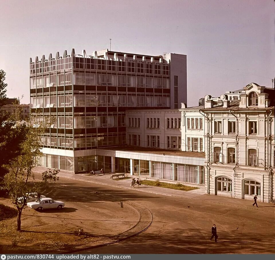 Где город горький. Улица Маяковского город Горький. Дом моделей Нижний Новгород. Горьковская Нижний Новгород. Дом моделей Горький.