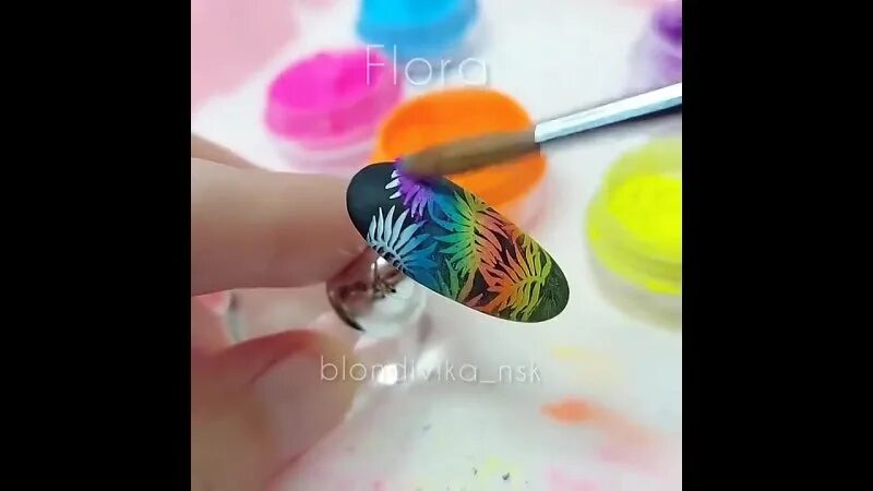 Как работать пигментом. Сухой пигмент для краски. Цветная пудра для ногтей. Синтетические анилиновые красители. Маникюр с пигментом.