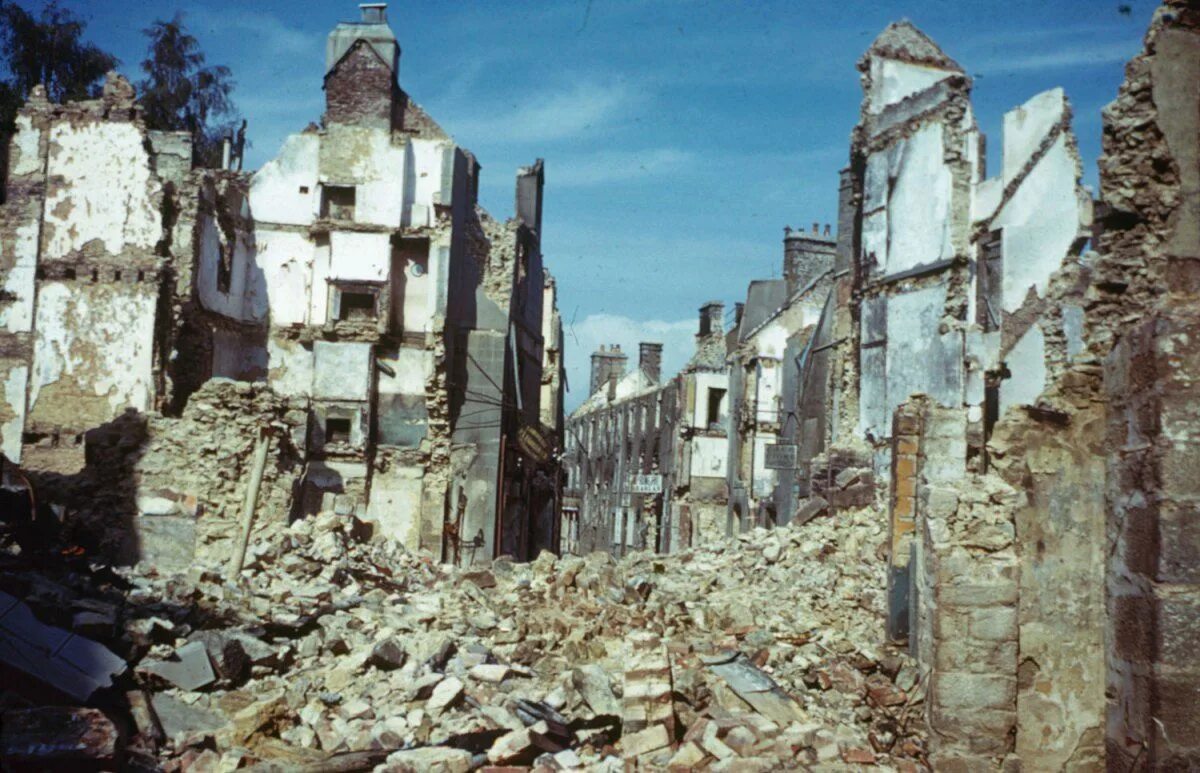 Destroyed town. Руины Франции 1944. Нормандия руины. Руины Нормандии 1944.