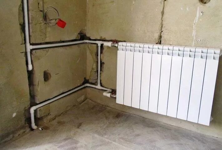 has anyone hidden radiator pipes behind skirting board? Hide pipes, Bathroom dec