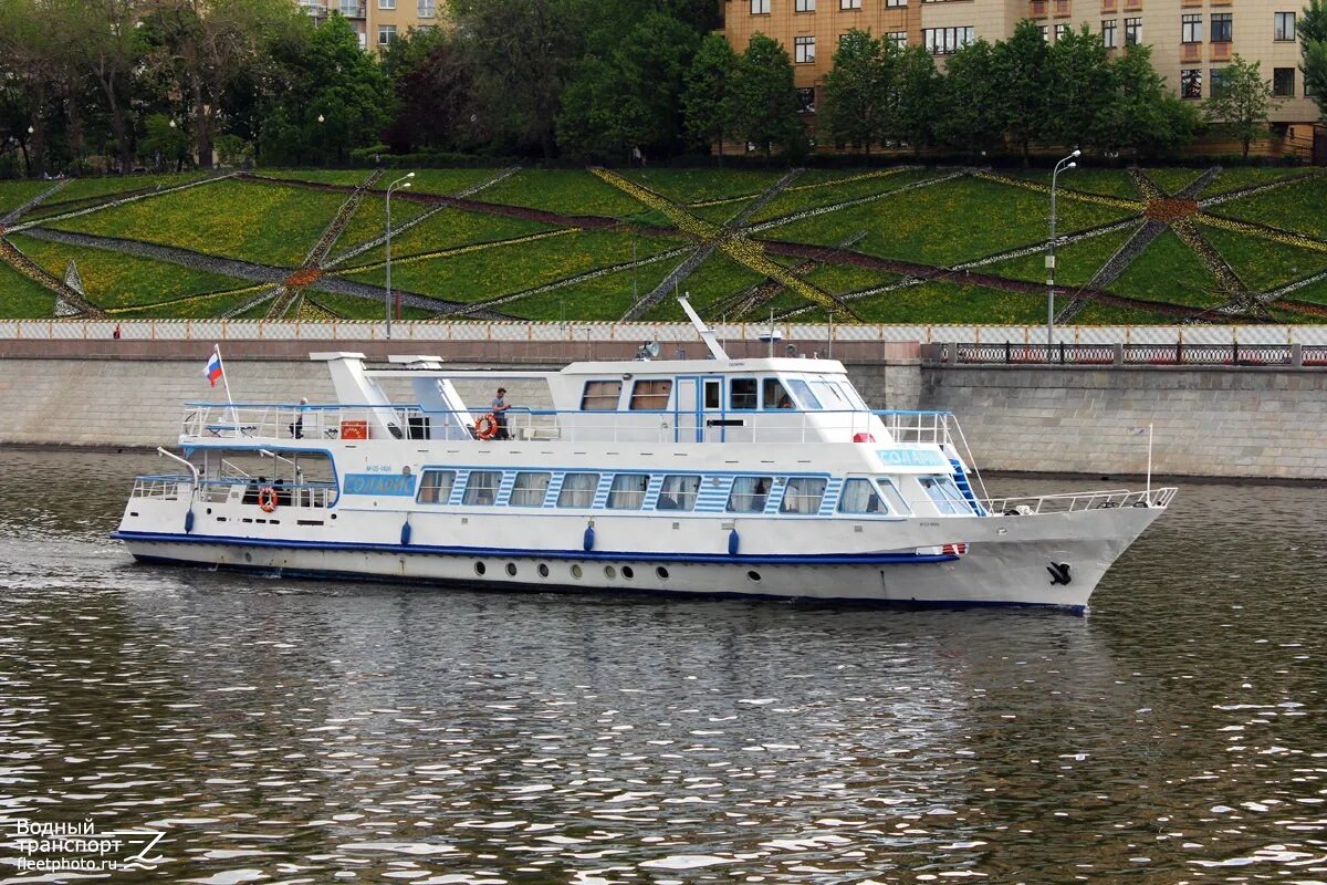 Теплоход соларис. Теплоход соларис санкт-петербург. московский премьер круиз. теплоход соларис спб. премьер круиз по москве.