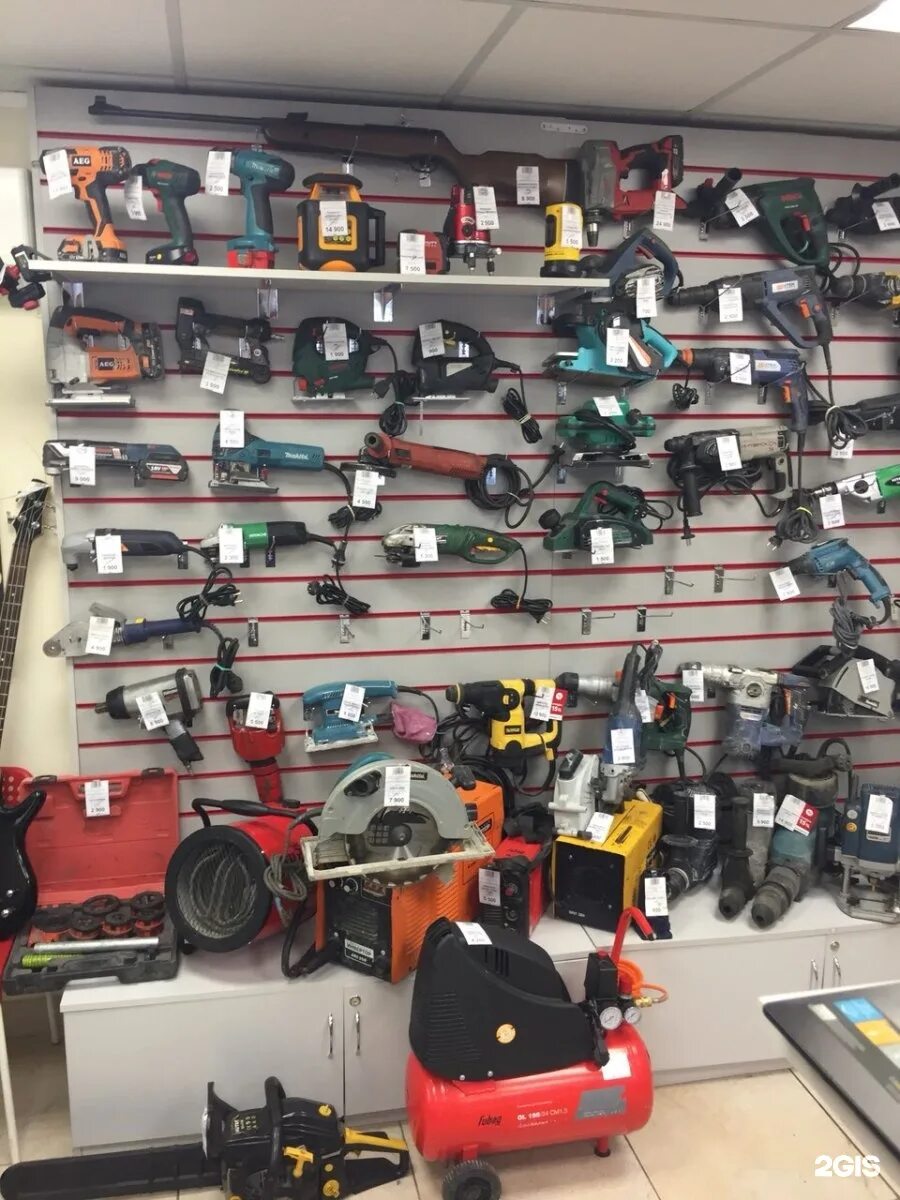 Комиссионный магазин фото. Ближайший комиссионный. Комиссионный магазин. Ближайший комиссионный. Магазин комиссионка.