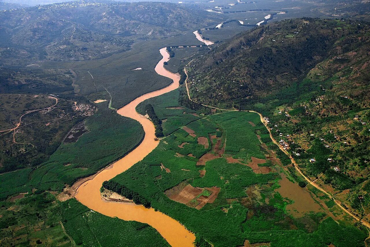 Africa river. Река Кагера в Африке. Танзания река Кагера.