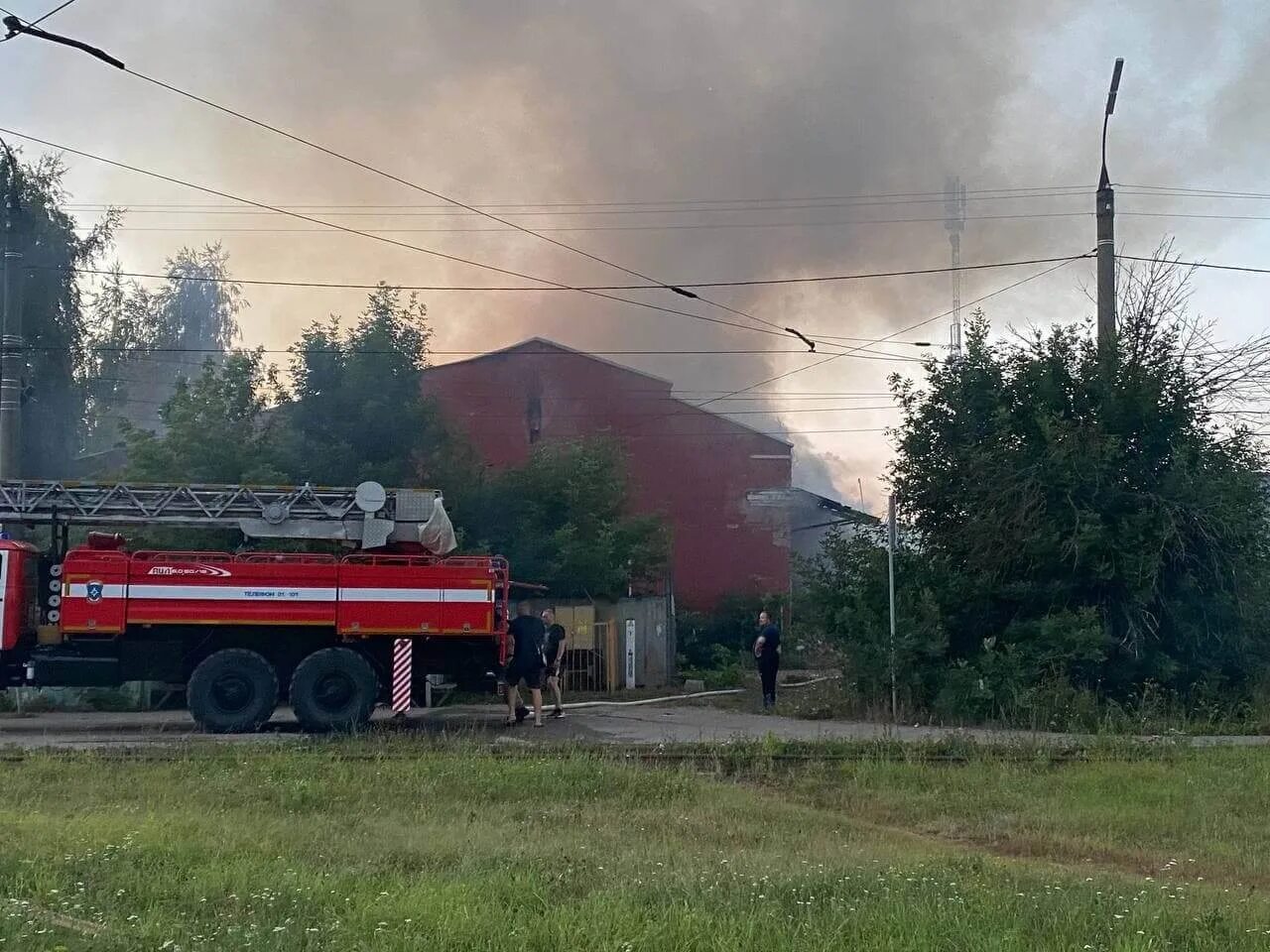 Хлопки в орле сегодня. Пожар на хлебозаводе в Орле. Пожар на Автовокзальной в Орле. Пожар в Орле вчера. Пожарный трамвай.