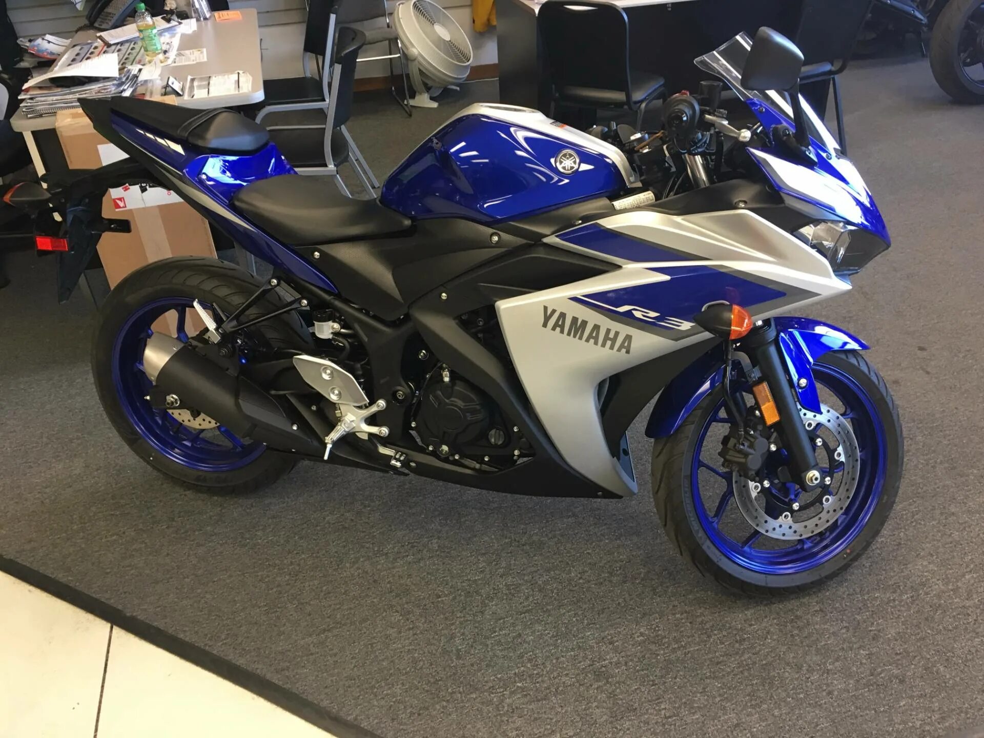 Купить ямаха новосибирск. Yamaha r3 2015. Yamaha YZF r3 2015. Yamaha r3 2021. Yamaha YZF-r3.