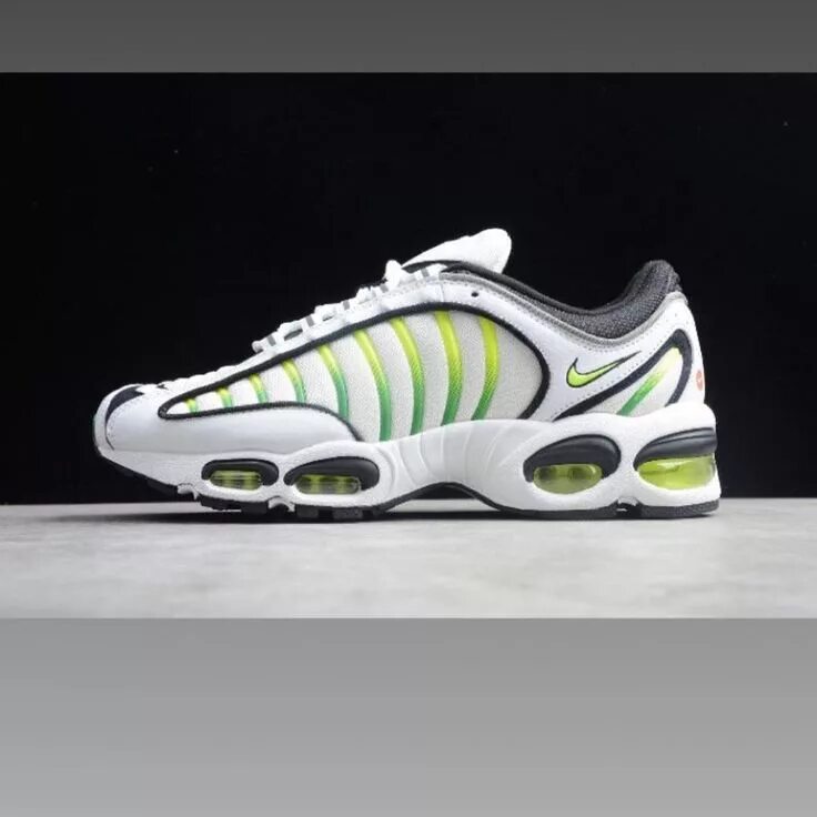 Tailwind стили. Nike air tailwind 4. nike air max tailwind iv зеленые. nike air max tailwind. nike air max tailwind iv volt.