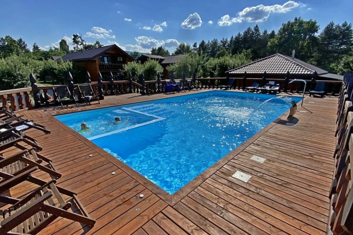 Семигорская усадьба бассейны. Усадьба бассейны. Усадьба калининград бассейн. Крытый бассейн из клееного бруса. Усадьба бассейны.