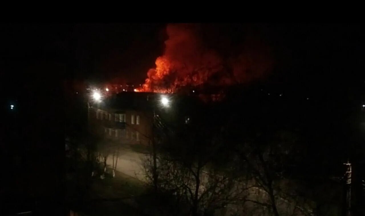 Кемерово ночью с высоты. Ночь в кузбассе. Ночной кемерово 2022. Кузбасс ночью. Заводский район кемерово.