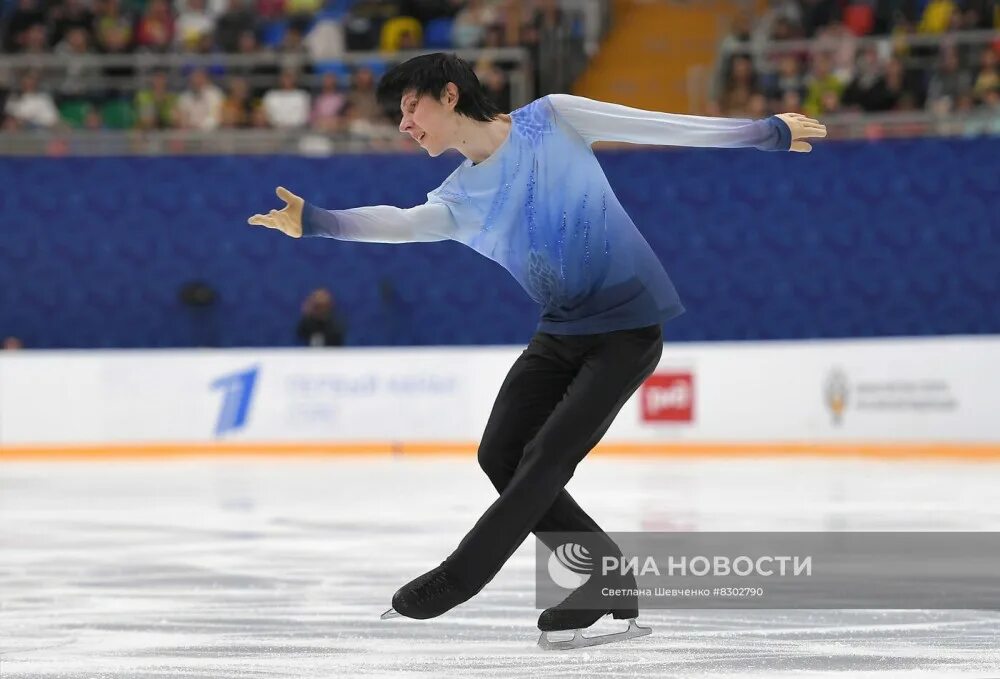 Хавьер фернандес олимпиада произвольная программа. Иван десятов фигурист. Мужчины произвольная программа гран. Мужчины произвольная программа гран. Фернандес хавьер фигурист фото.