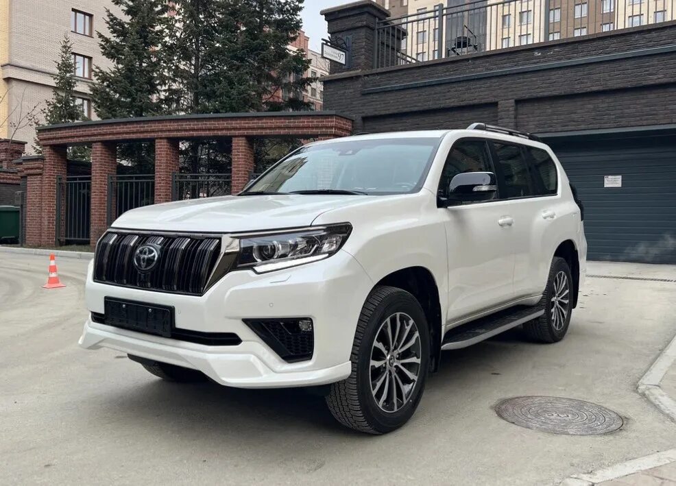 Прадо 150 рестайлинг 2020. Прадо 150 2020. Toyota land cruiser 150 2021. Toyota land cruiser prado 2020 белый. Тойота прадо 2020 г.