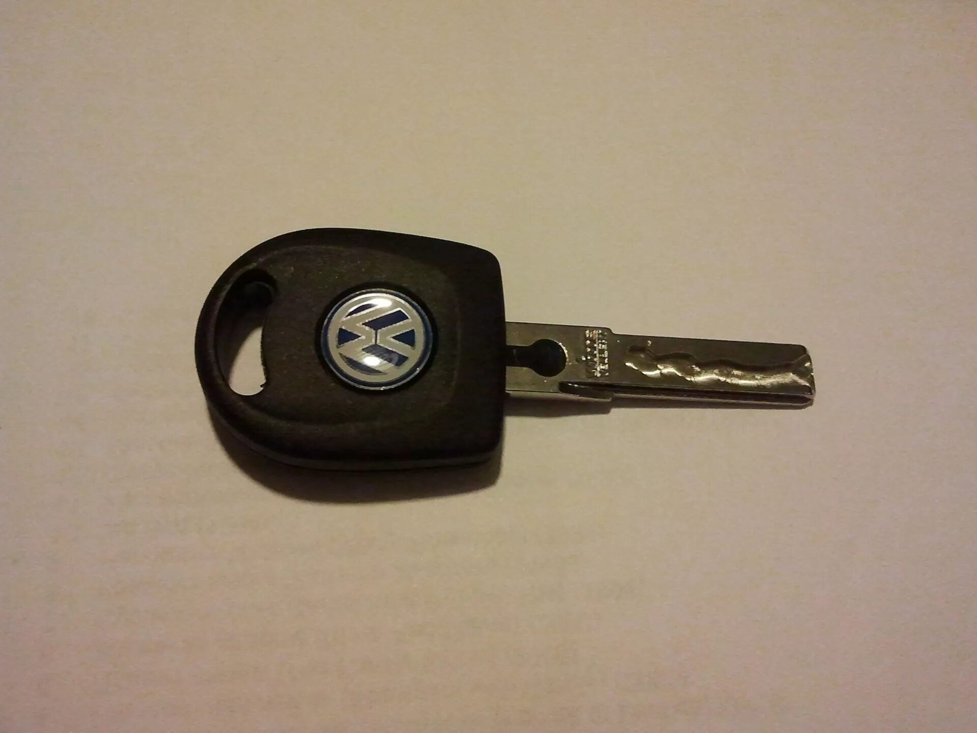 Volkswagen Polo sedan 2011 ключ зажигания. Фольксваген поло 2012 года ключ зажигания. Фольксваген поло седан 2011 ключ зажигания. Фольксваген поло 2015 ключ зажигания. Чип замка зажигания