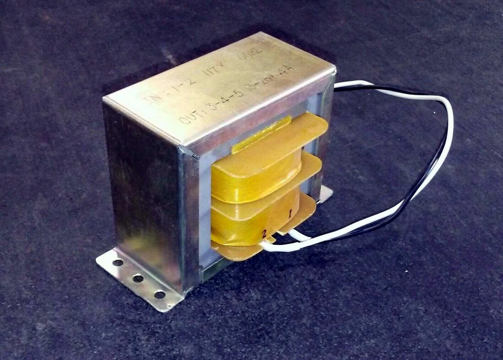 Трансформатор 4 вольта. Lc35933 e13 трансформатор. трансформатор item no f-1. трансформатор тот 13.