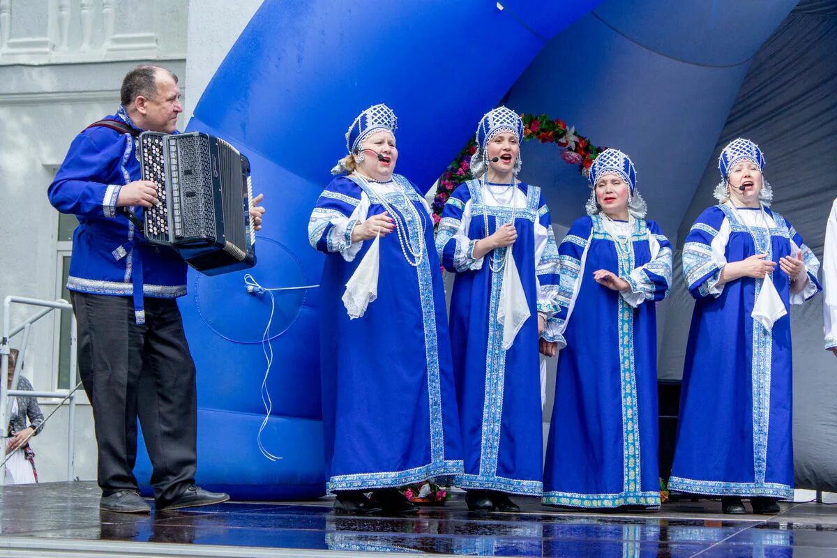 Дк апрелевка песня метро. Дк апрелевка здание. Утица дк апрелевка. Наро-фоминск дк апрелевка. Лилиум апрелевка.