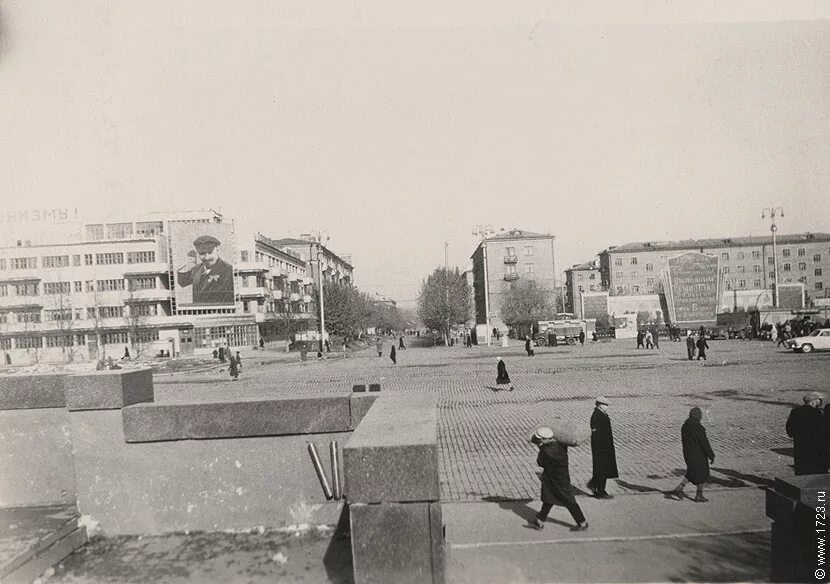 Екатеринбург свердловск, площадь 1905 года. Свердловск площадь. Свердловск привокзальная площадь. Привокзальная площадь свердловска 80-х. Екатеринбург площадь 1905 1930.