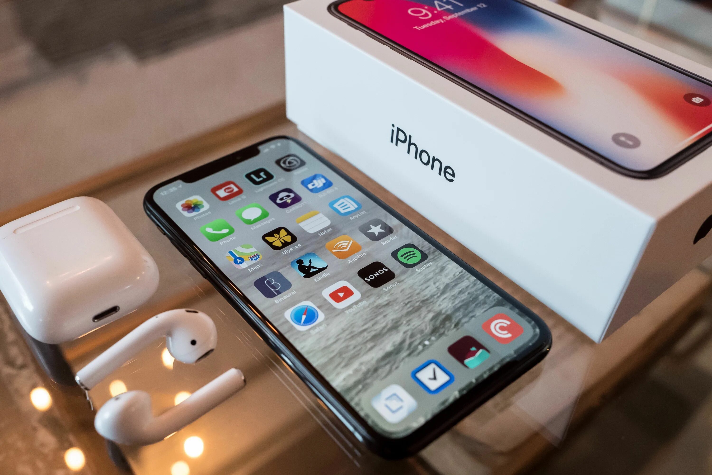 Iphone 15 покупка. Apple iphone 10 Pro. Iphone x 2018. Iphone 11 Apple Store. Iphone 15.