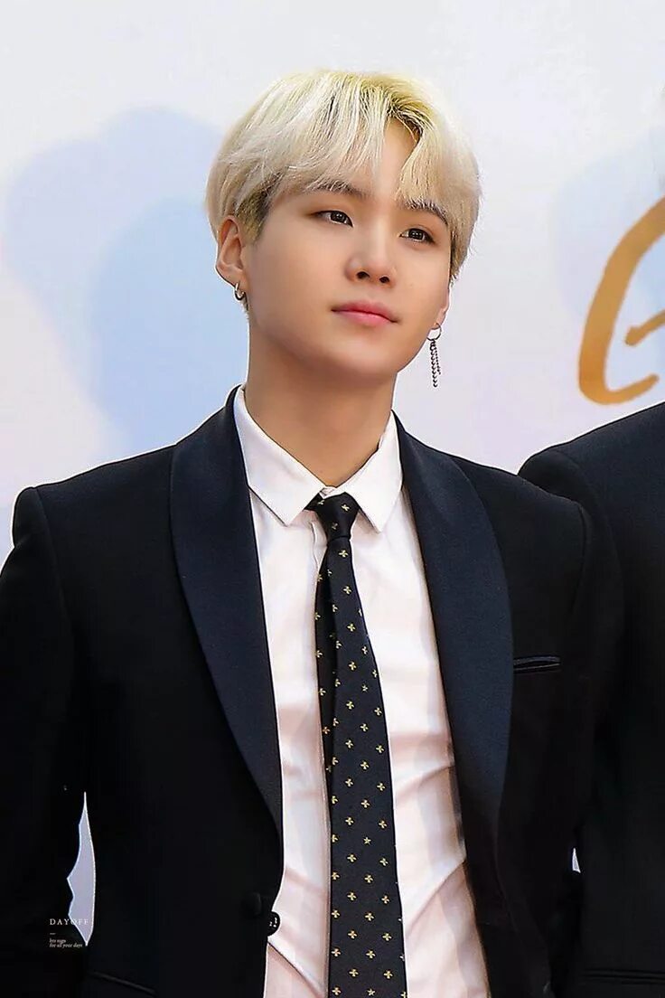 Сколько лет юнге из bts. Юнги бтс. юнги из bts. мин юнги бтс. юнги бтс 2025.