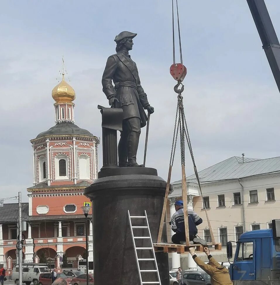 Памятники установка саратов