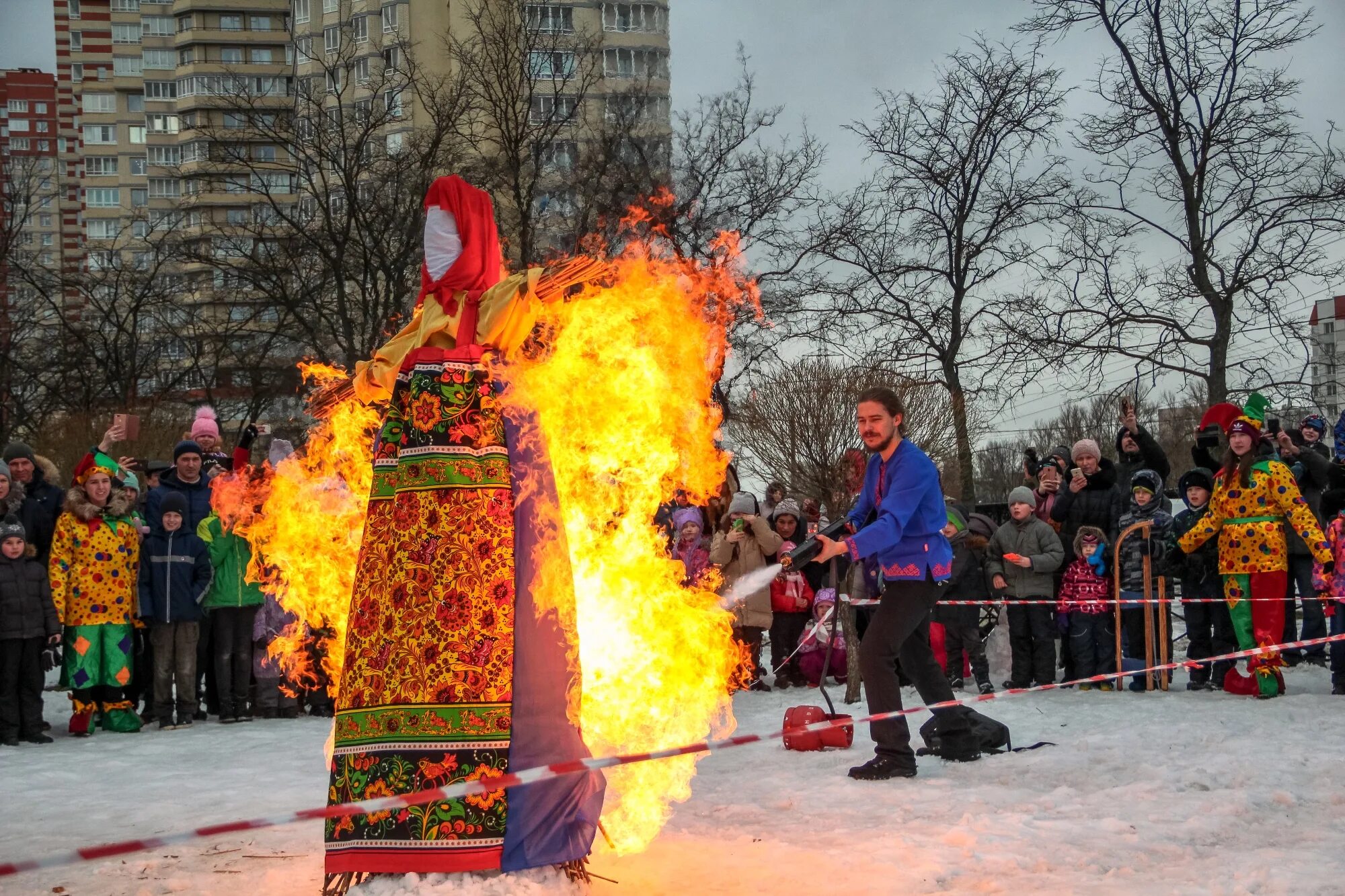 Масленица полизуха. Уличные гуляния. Уличные гуляния на Масленицу. Масленица Московский район СПБ. Масленица 2022 в Санкт-Петербурге Московский район.