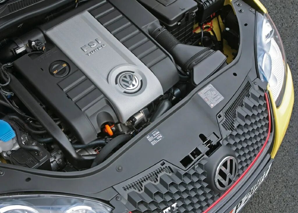 Tsi fsi. Гольф 5 gti 2.0. гольф 5 2.0 fsi. volkswagen golf gti двигатель. фольксваген гольф 5 2.5 двигатель.