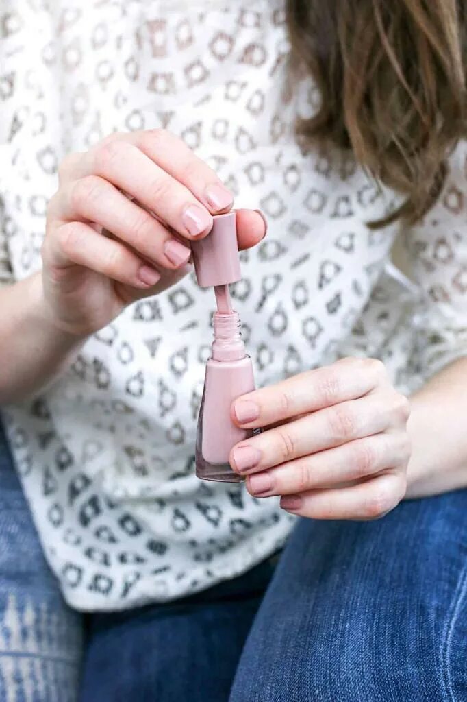 Смертельная доза корвалола в мл. Лекарственный сироп от кашля. Таблетки и вода. Ополаскиватель для полости рта. Сиропы лекарственные.