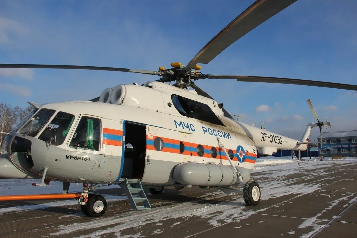 Ми8 вертолет мчс камчатка. Вертолёт ми-8 мтв-1. Вертолет ми-8 мтв мчс. Ка-32 вертолёт вертолёты россии. Вертолет ми 8 мчс.