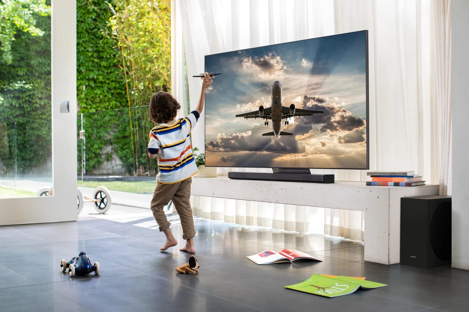 Телевизор lg 32 дюйма габариты в см. Телевизор lg 32lj500v. Телевизор dvs. Программа телепередач. Телевизор черный экран.