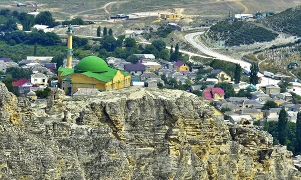 Губден. Губден Дагестан. Каменная арка Губден. Село Губден Республика Дагестан. Губден Дагестан водопад.