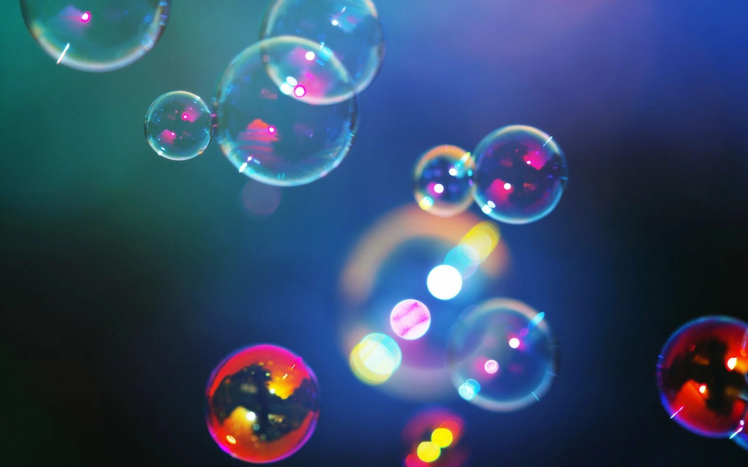 Мыльные пузыри. Разноцветные мыльные пузыри. Цветные пузыри. Картинки на рабочий стол мыльные пузыри. Покажи картинку пузыри