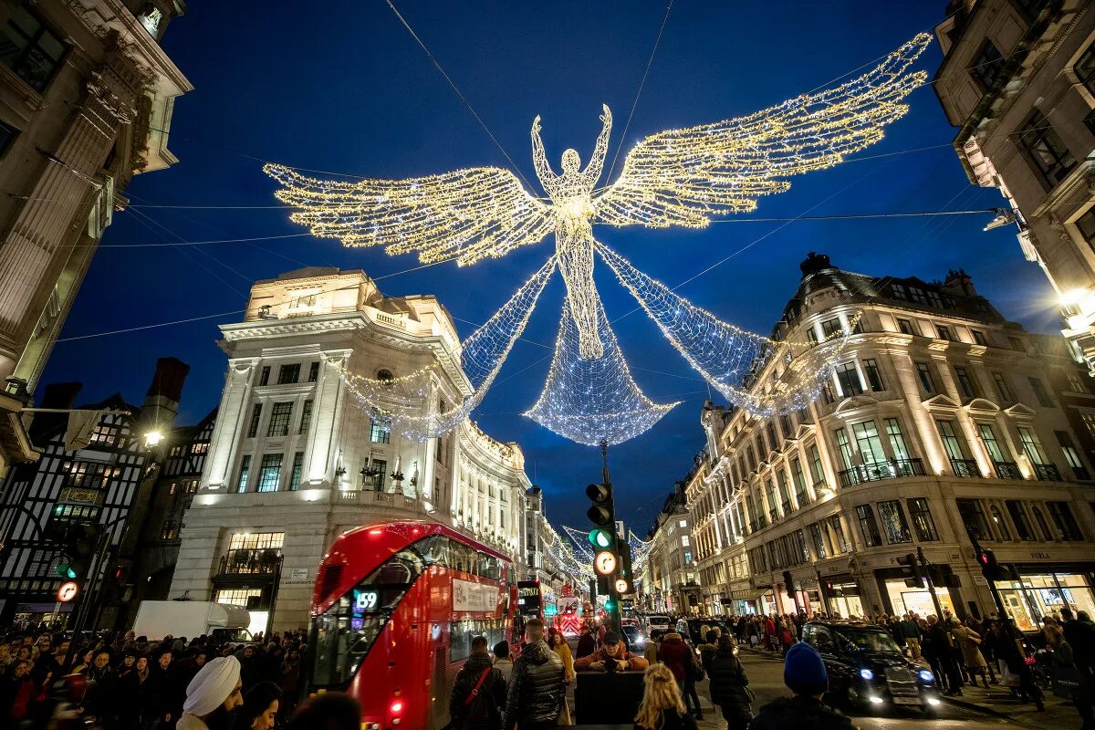 Риджент стрит Лондон. Риджент-стрит в Лондоне в Рождество. Рождественские украшения на Риджент-стрит в Лондоне. Англия Кристмас Лондон.
