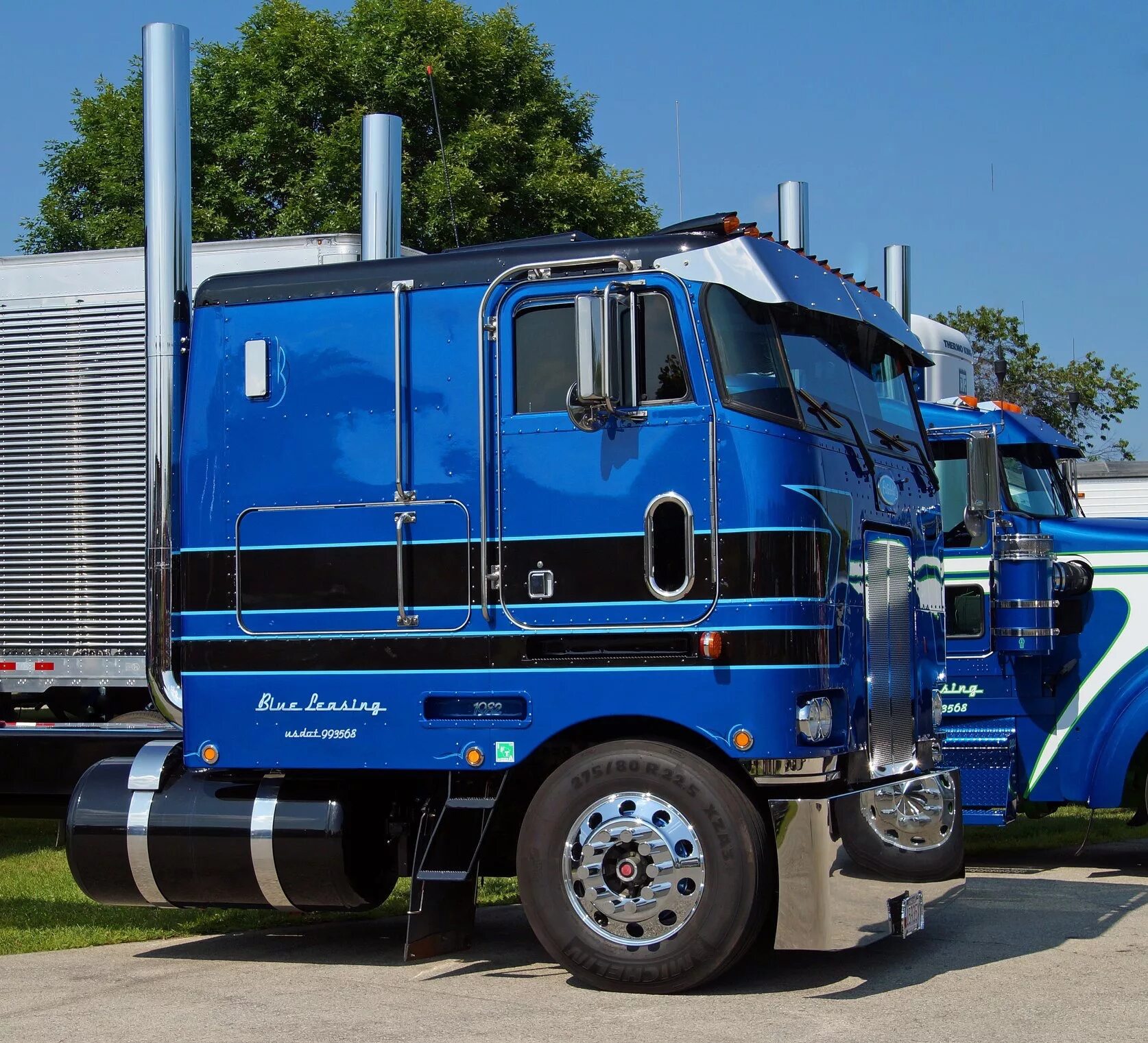 Freightliner 1950. Грузовик петербилт безкапотник. Тягач mack f 700. Peterbilt 362 cabover. Петербилт безкапотник.