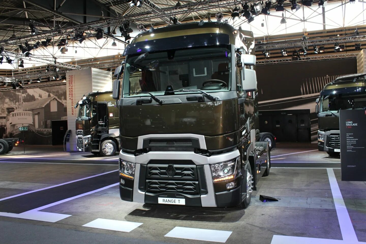 Новые грузовики россии. Renault Trucks 2020. Рено магистральный тягач 2022. Renault Trucks t 2021. Новый тягач Рено 2022.