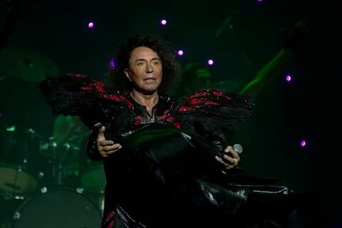 Сейчас леонтьеву певцу